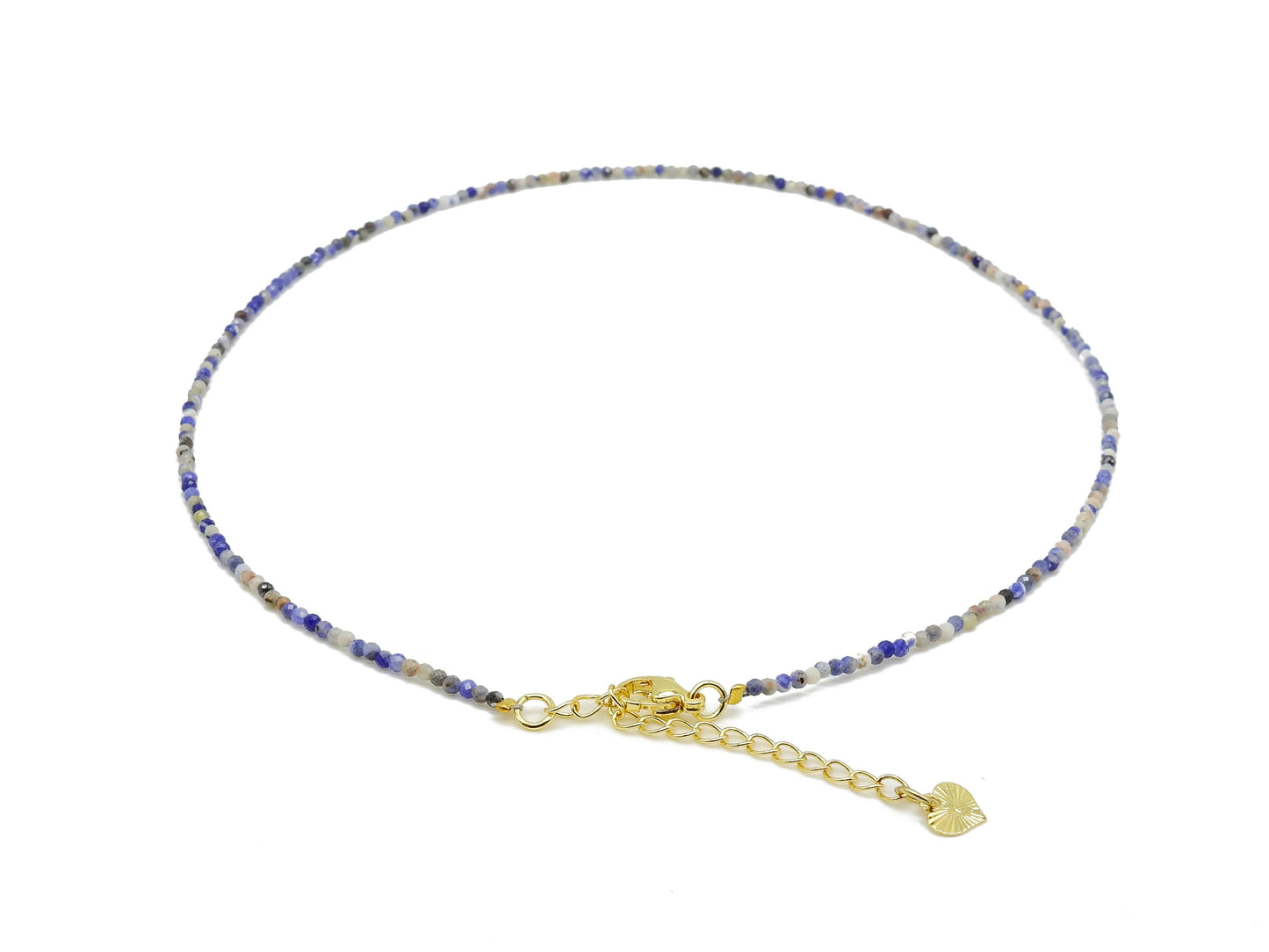 collier doré 2mm perles à facettes sodalite avec chaine dorée et cœur selection-zen