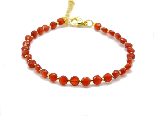 selection zen bracelet réglable doré perles à facettes en agate rouge et perles dorées avec chaine de réglage dorée