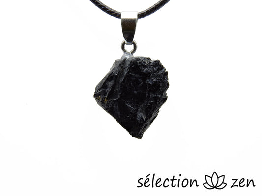 collier avec pendentif tourmaline minerai brut selection zen